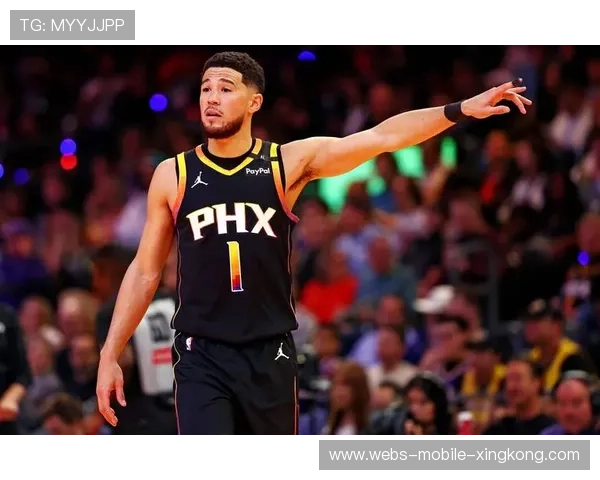 布克准三双救火!太阳末节稳住阵脚强势收割 布克准三双救火!太阳末节稳住阵脚强势收割