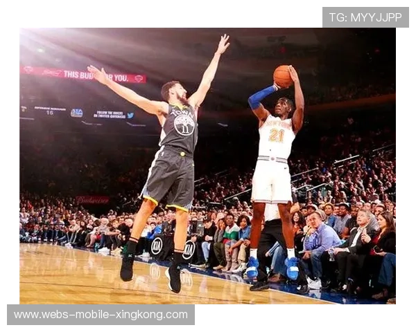 上海队上篮被封盖后迅速打出反击得分,展现完美团队协作 上海队上篮被封盖后迅速打出反击得分,展现完美团队协作