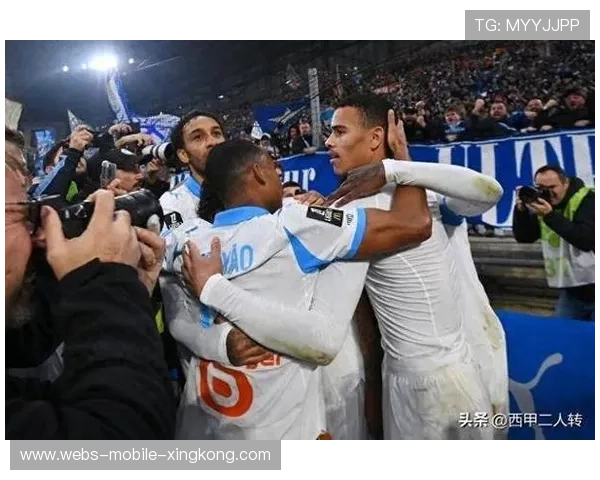 格林伍德反击中单挑后卫，低射直入死角：速度与精准的极致对话